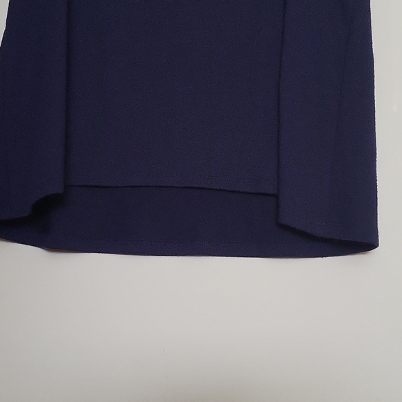 Classic Dark Navy Blue Short Sleeve Top – Stylish & Perfect for Any Occasion - Picture 4 of 5